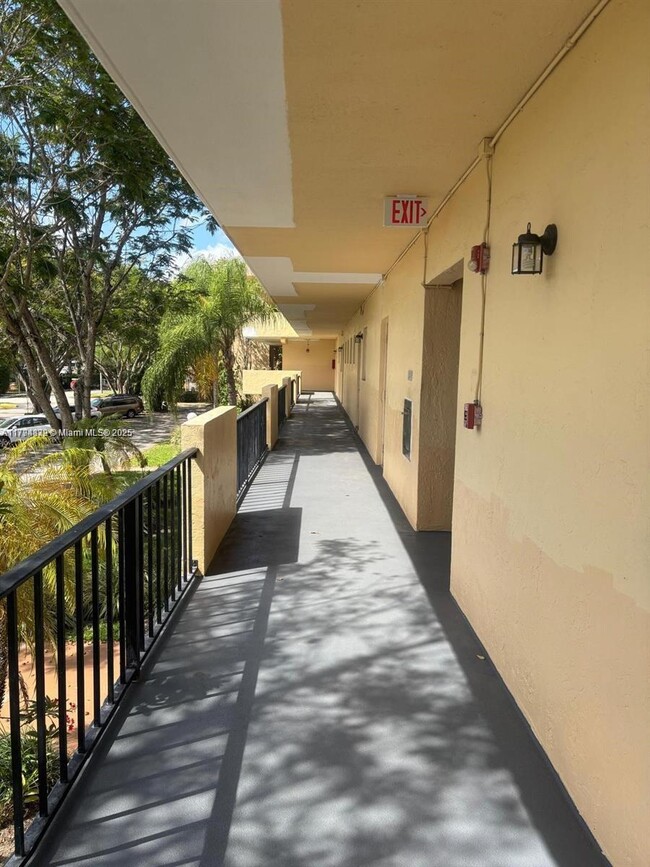 151 Berkley Rd in Hollywood, FL - Building Photo - Building Photo