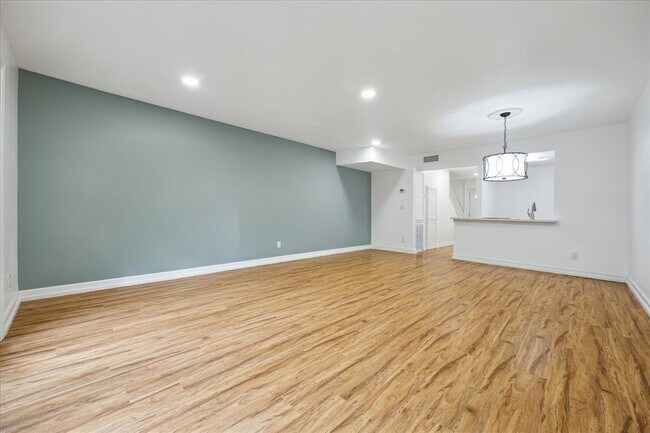 5237 Arboles Dr in Houston, TX - Building Photo - Building Photo