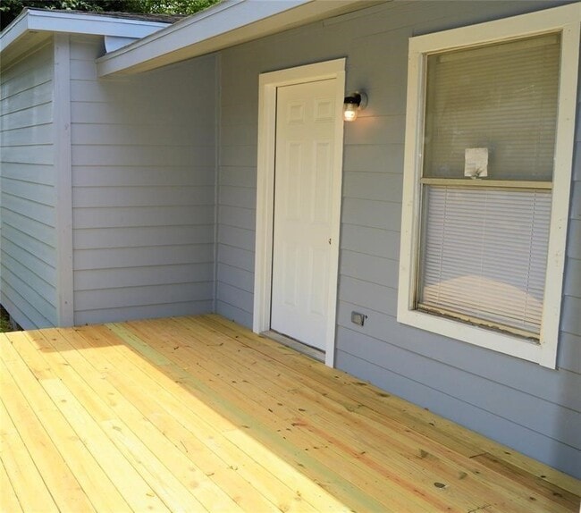 property at 1708 W 5th St