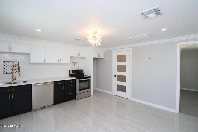 1321 E Willetta St-Unit -B in Phoenix, AZ - Building Photo - Building Photo