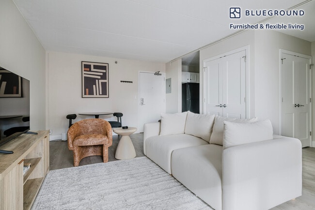 812 Memorial Dr in Cambridge, MA - Building Photo - Building Photo