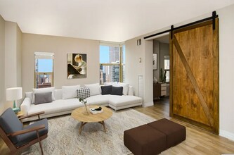 100 W Chestnut St in Chicago, IL - Building Photo - Building Photo