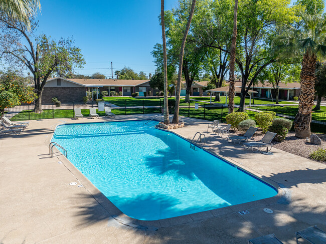 Parkside Apartments in Tempe, AZ - Building Photo - Building Photo