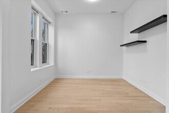 2649 W Thomas St, Unit 2F in Chicago, IL - Building Photo - Building Photo