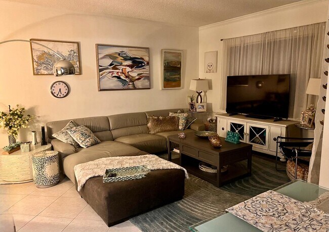 3125 NE 184th St, Unit 1101 in North Miami Beach, FL - Building Photo - Building Photo