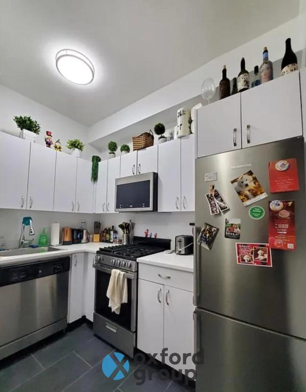 231 W 22nd St in New York, NY - Building Photo - Building Photo