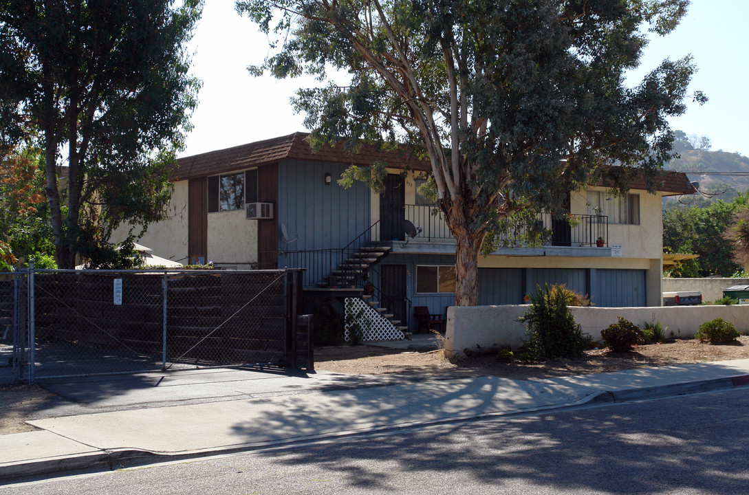 633 S Anza St in El Cajon, CA - Building Photo