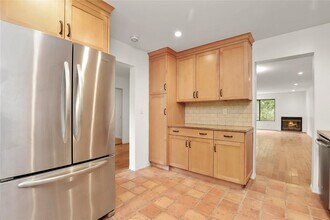 41 Rambling Brook Rd in Chappaqua, NY - Building Photo - Building Photo