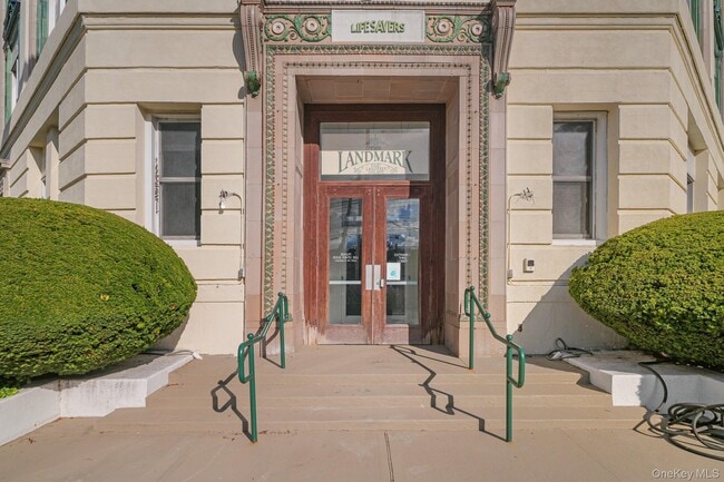 property at 1 Landmark Sq