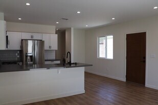 9500 Penfield Ave, Unit B in Chatsworth, CA - Building Photo