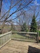 1006 Emerald Ct, Unit #2 in Marshall, MN - Foto de edificio - Building Photo