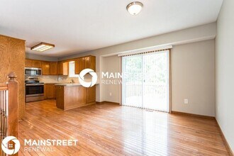 2107 Sunset Cir in Pleasant Hill, MO - Building Photo - Building Photo