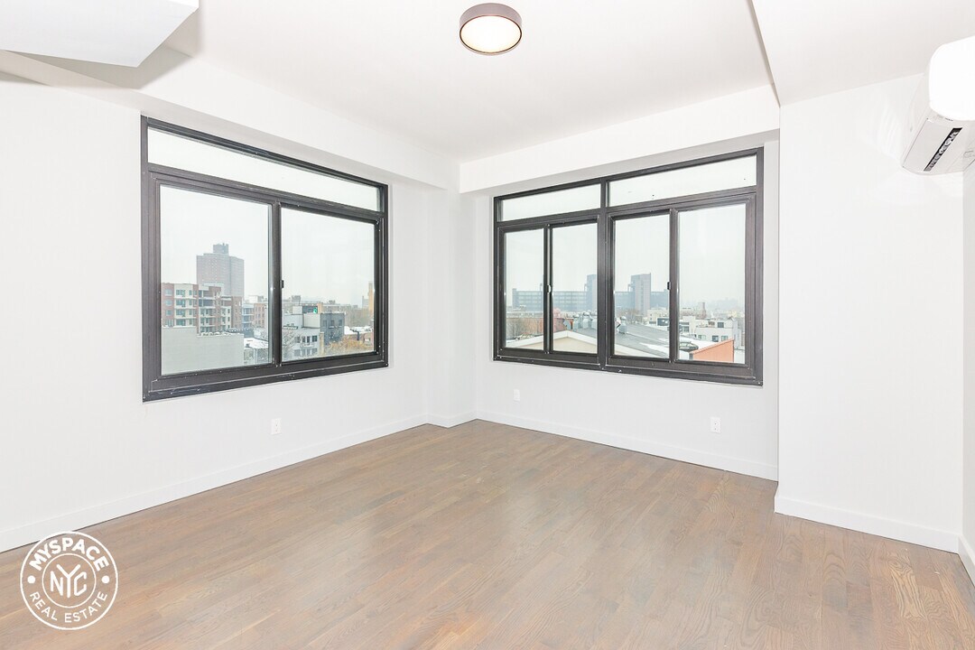 594 Bushwick Ave in Brooklyn, NY - Building Photo