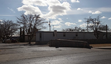 10115 Dyer St in El Paso, TX - Building Photo - Building Photo