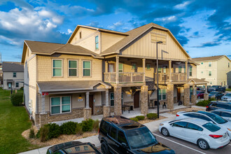 The Retreat at Tampa Cottages in Tampa, FL - Building Photo - Building Photo