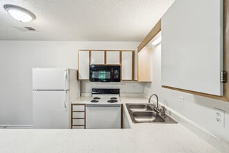 Arlington Apartments in Asheboro, NC - Foto de edificio - Building Photo