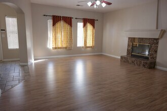 11530 Vauxhall Bridge Dr in Bakersfield, CA - Building Photo - Building Photo