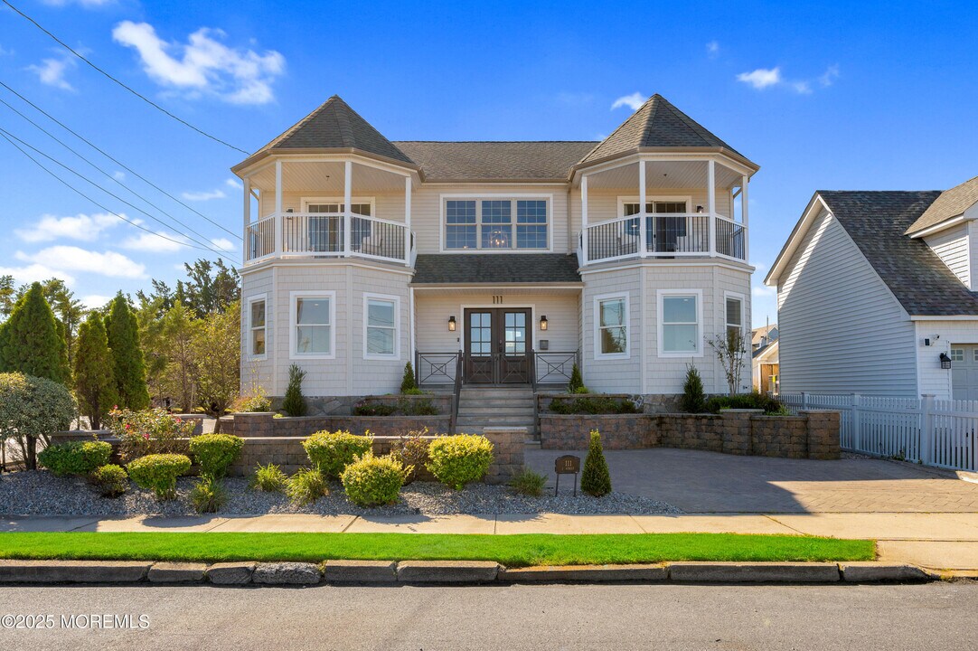 111 I St in Seaside Park, NJ - Building Photo