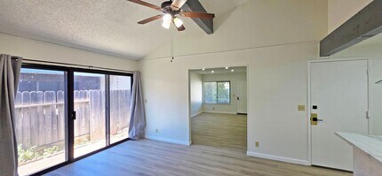 9628-9628 Bradhugh Ct in Sacramento, CA - Building Photo - Building Photo