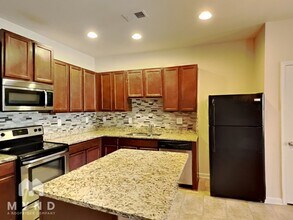6872 Zaniah Rd in Atlanta, GA - Building Photo - Building Photo