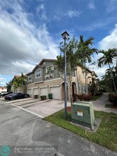 9064 Plymouth Pl in Tamarac, FL - Building Photo - Building Photo
