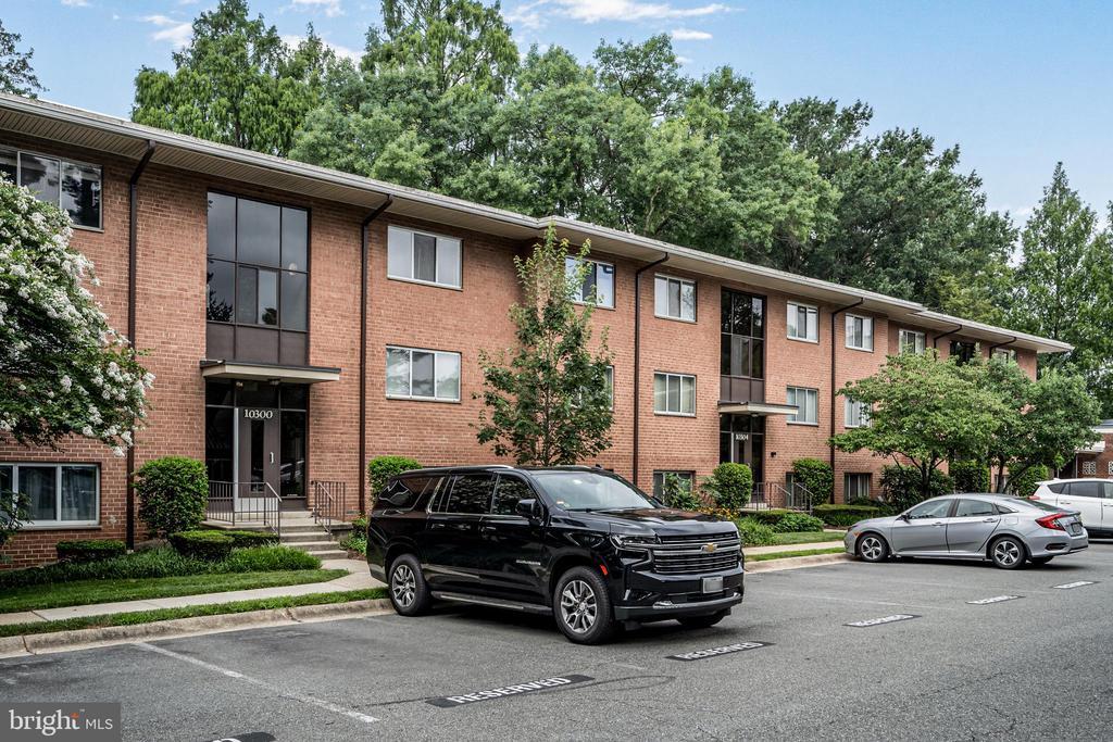 10300 Rockville Pike in Rockville, MD - Building Photo
