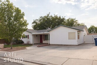 1103 N Jefferson St in Saint George, UT - Building Photo - Building Photo