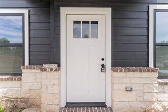 5815 Doolittle Blvd in Houston, TX - Foto de edificio - Building Photo