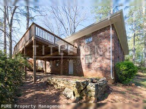 2435 Woodacres Rd NE in Atlanta, GA - Building Photo - Building Photo
