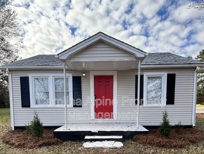 113 Bingo Ln in Dallas, NC - Foto de edificio