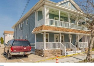 137-139 E Leaming Ave in Wildwood, NJ - Building Photo - Building Photo