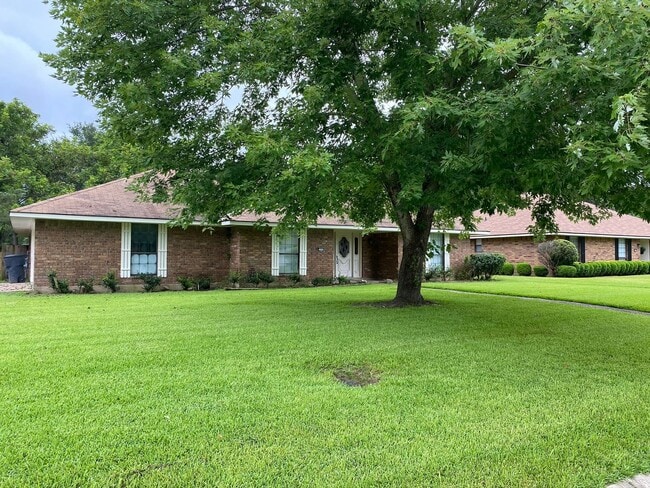 2528 Brown Cir in Bossier City, LA - Building Photo - Building Photo