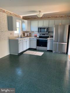 property at 236 Somerset Dr