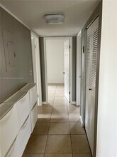 415 W Park Dr in Miami, FL - Building Photo - Building Photo
