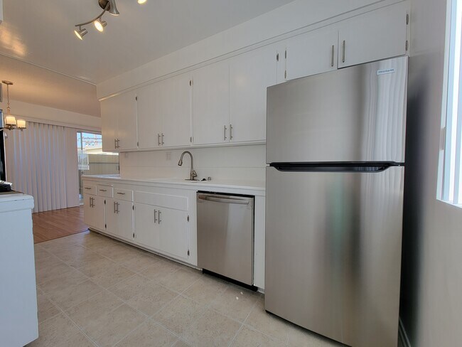 Essex in Los Angeles, CA - Building Photo - Building Photo