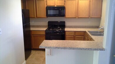 5072 S Rainbow Blvd in Las Vegas, NV - Building Photo - Building Photo