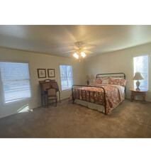 510 NW D St, Unit Apt. B in Bentonville, AR - Building Photo - Building Photo