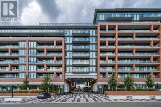 99 Eagle Rock Way in Vaughan, ON - Building Photo - Building Photo