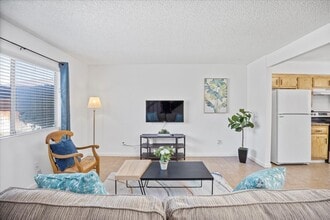 4225 Parkwood Ct in Bakersfield, CA - Building Photo - Building Photo