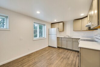 20219 12th Pl S in Seatac, WA - Building Photo - Building Photo