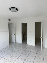 2565 W 56th St in Hialeah, FL - Building Photo - Building Photo