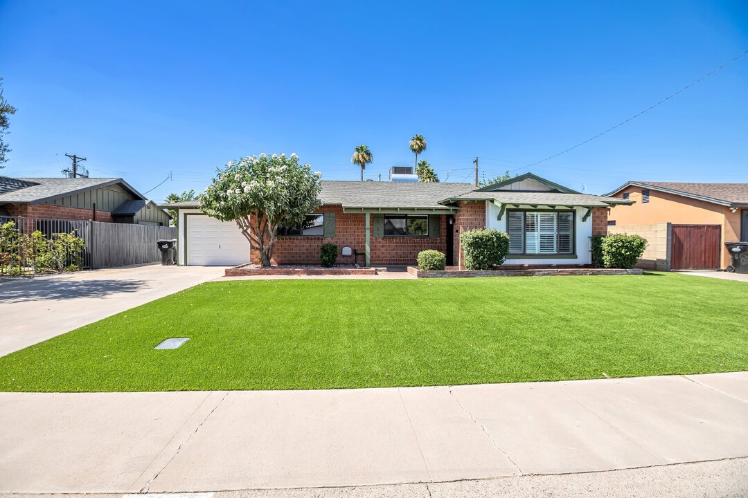 8308 E Turney Ave in Scottsdale, AZ - Building Photo