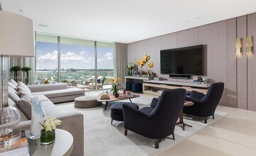 10201 Collins Ave, Unit 707 in Bal Harbour, FL - Foto de edificio - Building Photo