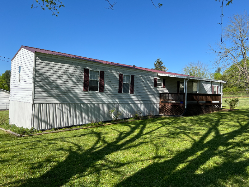 17 Jones Cir in Fletcher, NC - Building Photo