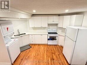 216 Gwendolyn St in Pickering, ON - Building Photo - Building Photo