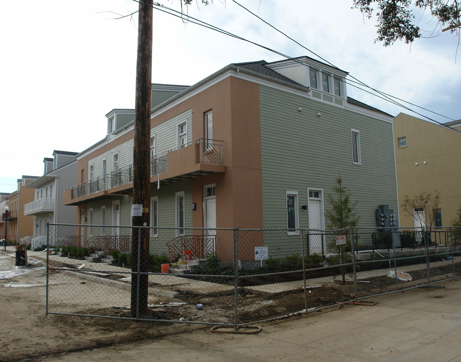 743 Adele Dr in New Orleans, LA - Foto de edificio