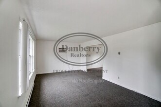 1006 Ranch Dr in Toledo, OH - Building Photo - Building Photo