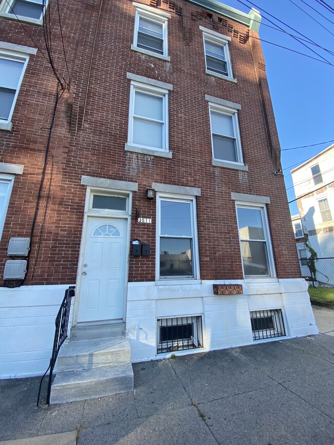 3511 W Clearfield St | Rentals in Philadelphia, PA