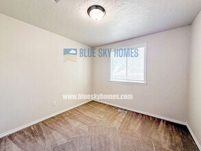 5009 Asbury Way in Caldwell, ID - Building Photo - Building Photo