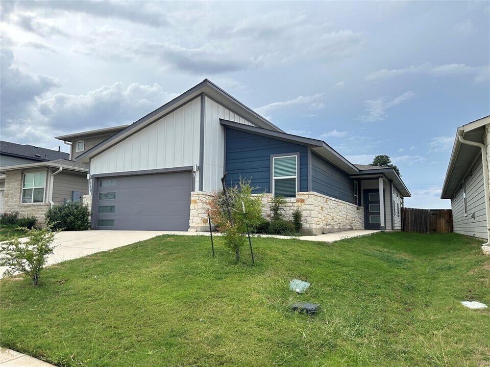 117 Cupreata Ln in Leander, TX - Building Photo
